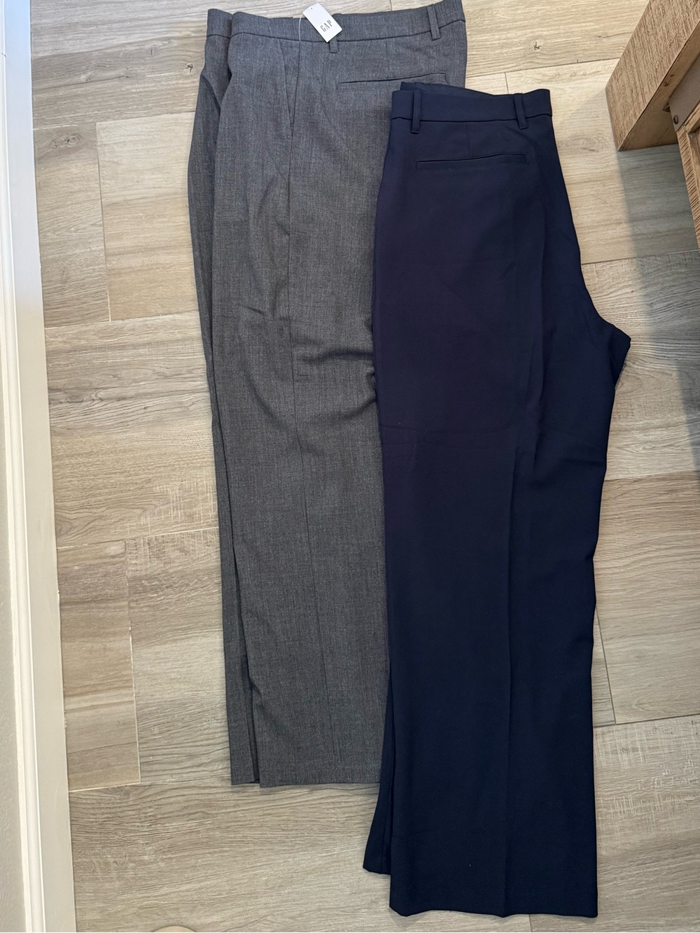 2 Men's GAP '90s LOOSE Relaxed Fit Trouser Dress Pants - Never worn